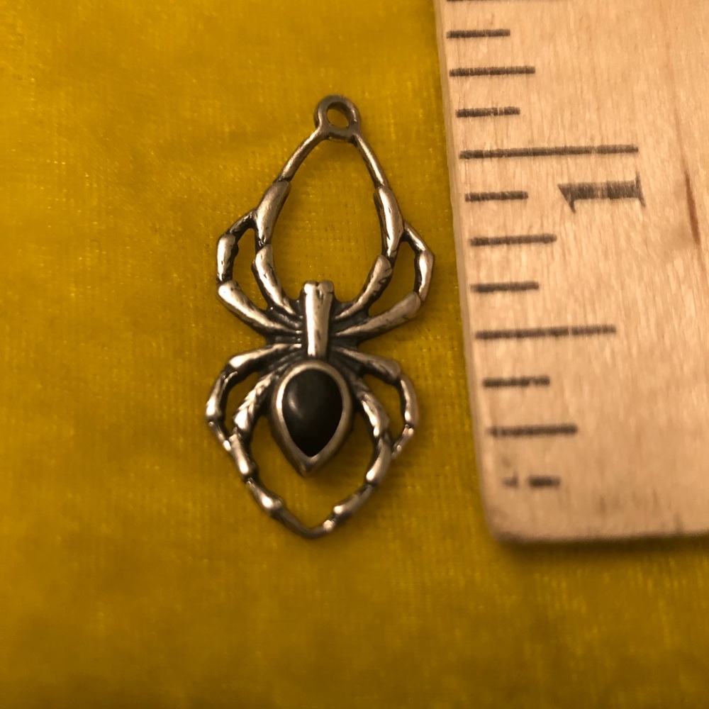 Sterling silver spider pendant - Picture 2 of 3